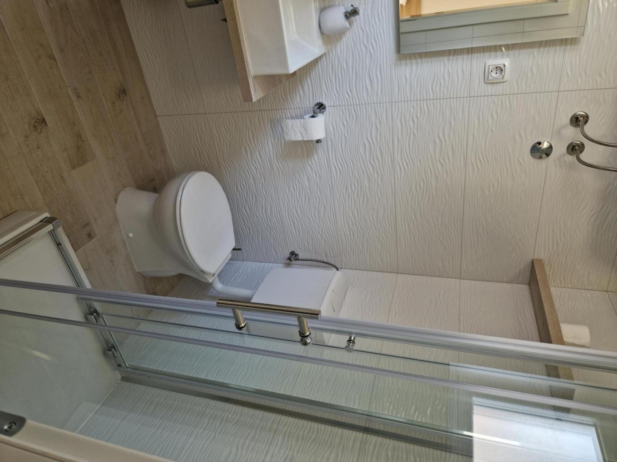 נובליה Apartment And Rooms Amenka מראה חיצוני תמונה