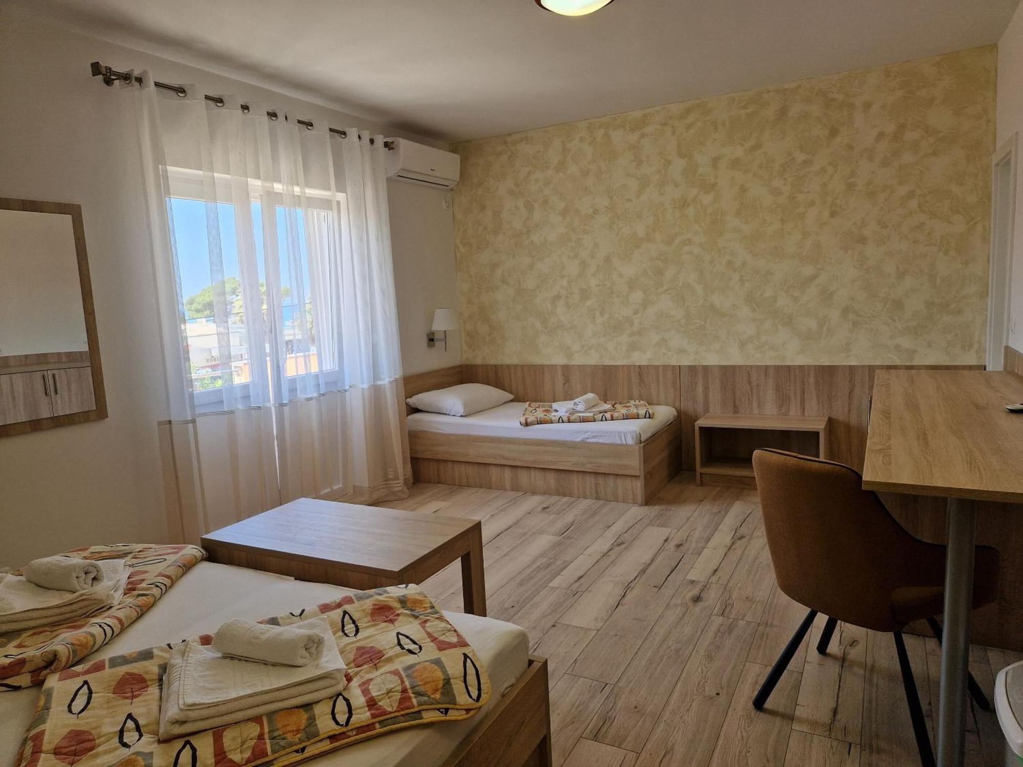 נובליה Apartment And Rooms Amenka מראה חיצוני תמונה