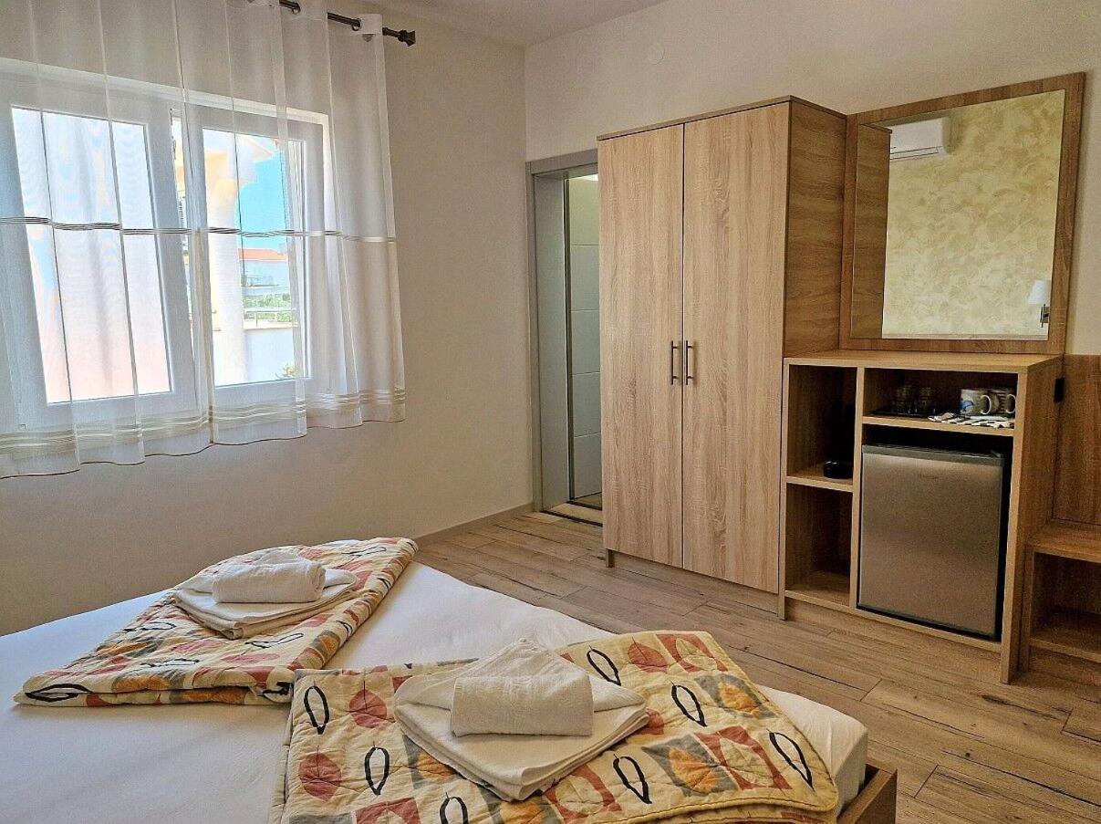 נובליה Apartment And Rooms Amenka מראה חיצוני תמונה