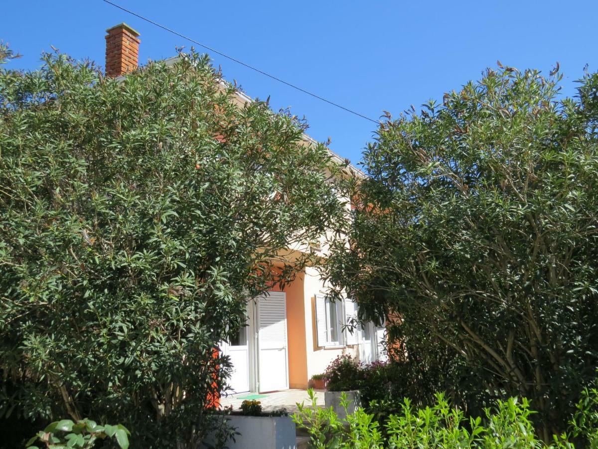נובליה Apartment And Rooms Amenka מראה חיצוני תמונה
