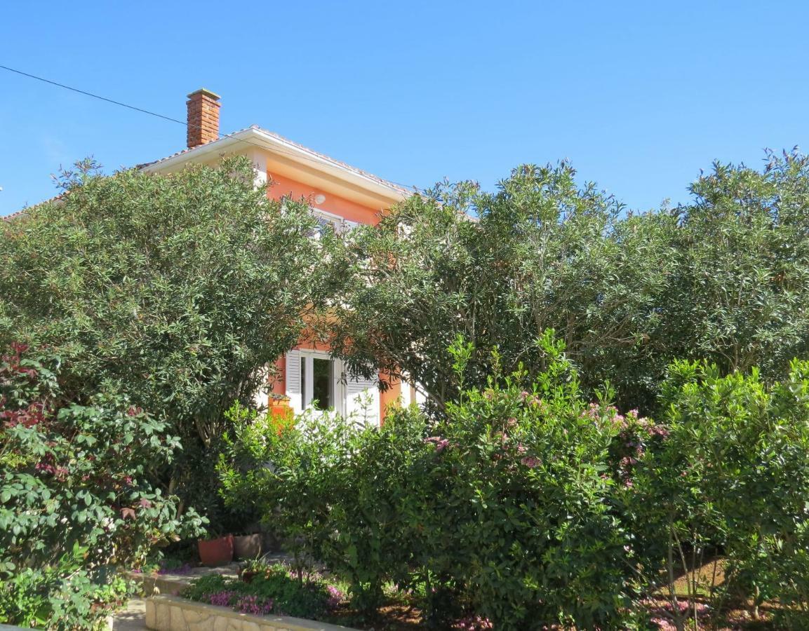 נובליה Apartment And Rooms Amenka מראה חיצוני תמונה