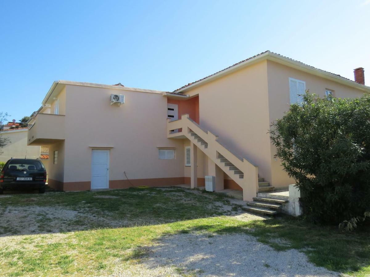 נובליה Apartment And Rooms Amenka מראה חיצוני תמונה